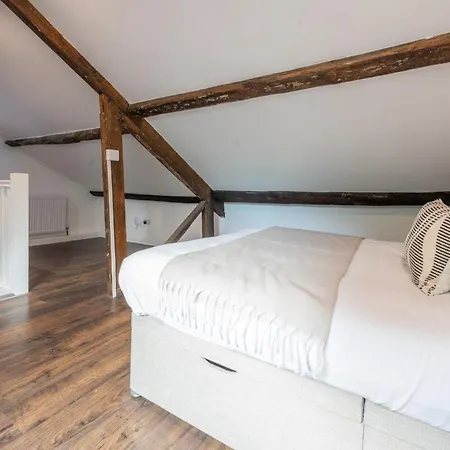 Executive 2-bed - Walk To Uni & Lgi