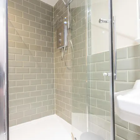 Executive 2-bed - Walk To Uni & Lgi Apartment