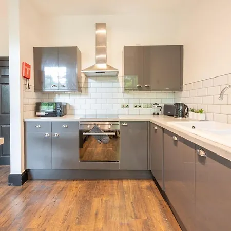 Executive 2-bed - Walk To Uni & Lgi *