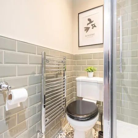 Apartment Executive 2-bed - Walk To Uni & Lgi *