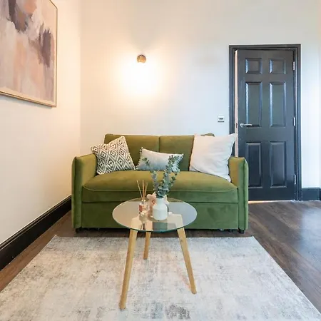 Apartment Executive 2-bed - Walk To Uni & Lgi
