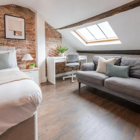 Executive 2-bed - Walk To Uni & Lgi Apartment *
